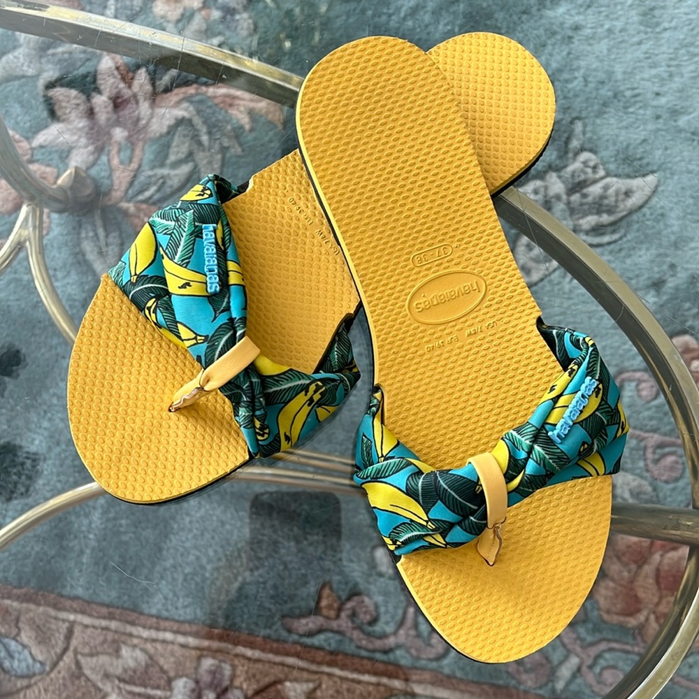 Havaianas Flip Flops, Banana Print